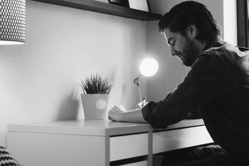 SEO manager conducting research